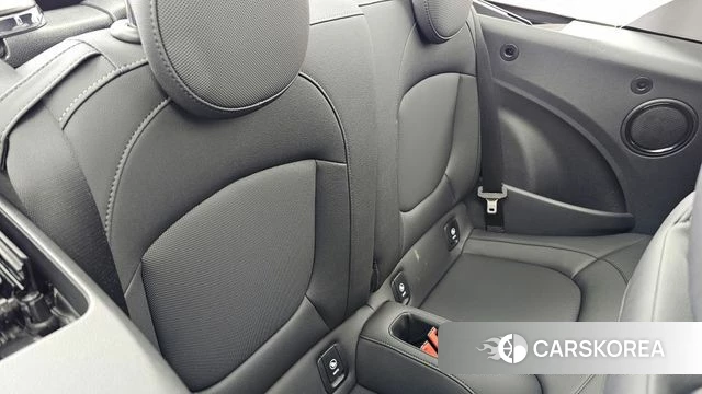 Mini Cooper Convertible 2024 Песочный из Кореи, фото 3