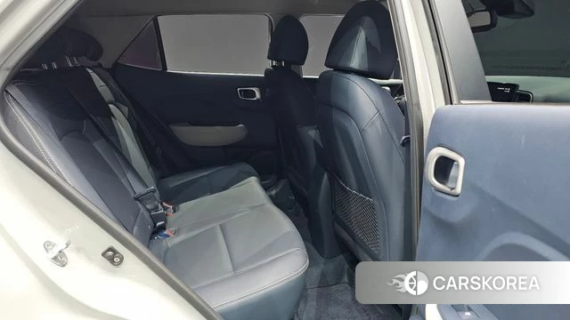 Hyundai Venue 2022 Серебристо-серый из Кореи, фото 3