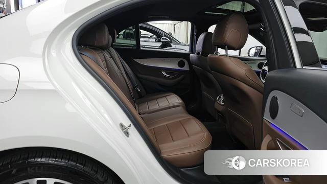 Mercedes-Benz E-Class W213 2021 Белый из Кореи, фото 3