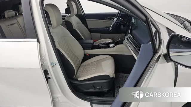 Kia Sportage 5th Generation Hybrid 2023 Белый из Кореи, фото 3