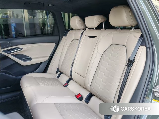 Audi Q6L e-tron 2025 Зеленый из Китая, фото 3