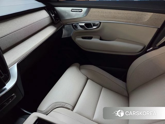 Volvo XC90 second Generation 2026 Белый из Кореи, фото 3