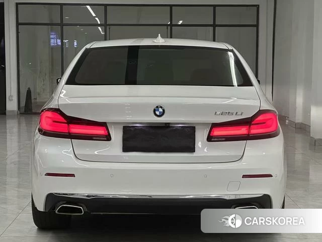BMW 5 series 2021 Белый из Китая, фото 3
