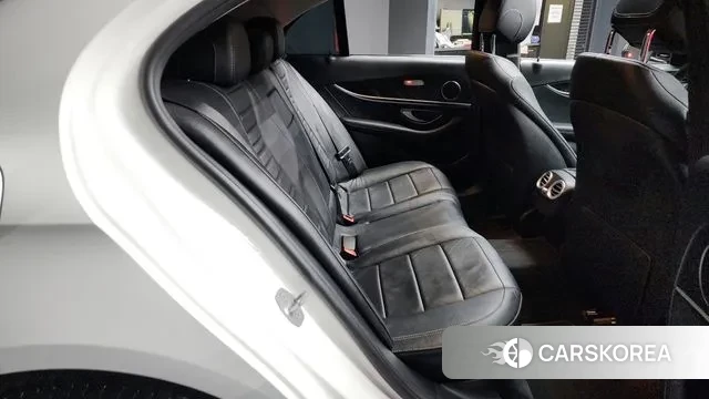 Mercedes-Benz E-Class W213 2018 Белый из Кореи, фото 3