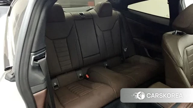 BMW 4 Series (G22) 2023 Белый из Кореи, фото 3