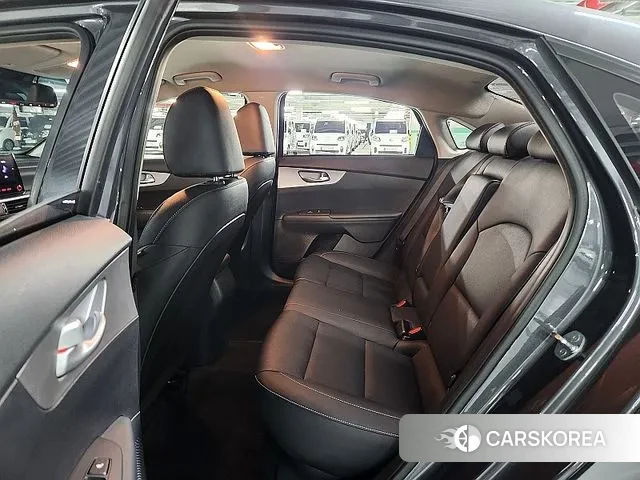 Kia The New K3 2nd generation 2022 Серый из Кореи, фото 3