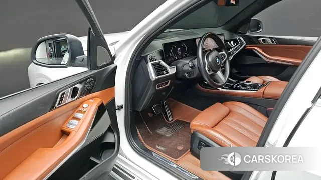 BMW X7 (G07) 2023 Белый из Кореи, фото 3