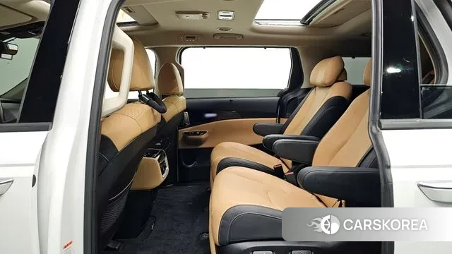 Kia Carnival 4th generation 2023 Белый из Кореи, фото 3