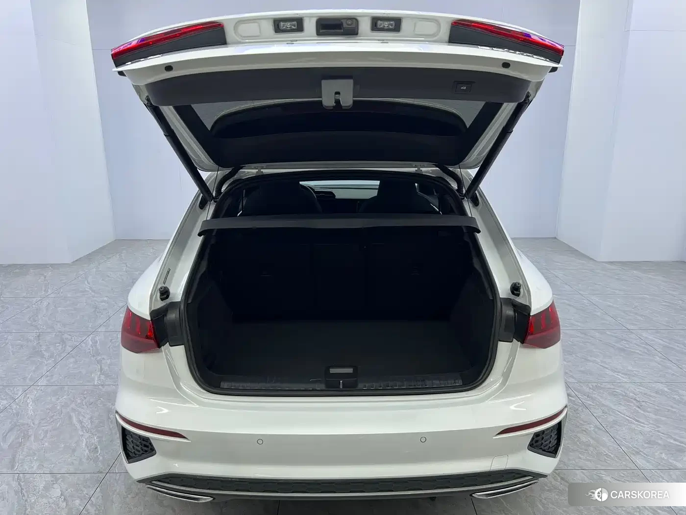 Audi A3 2023 Белый из Китая, фото 3