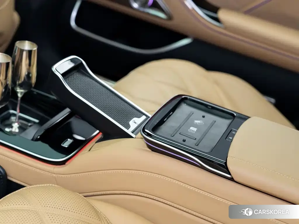 Mercedes-Benz Maybach S-Class 2023 Champagne/brown из Китая, фото 3