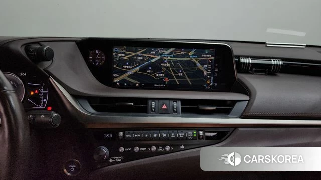Lexus ES300h 7th generation 2018 Песочный из Кореи, фото 3