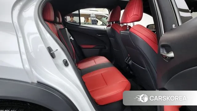 Lexus UX250h 2021 Белый из Кореи, фото 3