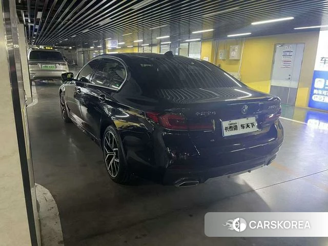 BMW 5 series 2024 Черный из Китая, фото 3