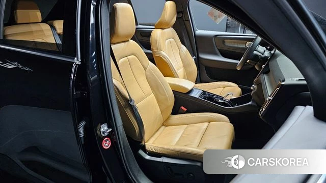 Volvo XC40 2022 Черный из Кореи, фото 3