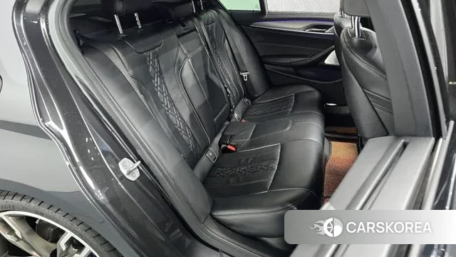 BMW 5 Series (G30) 2018 Серый из Кореи, фото 3