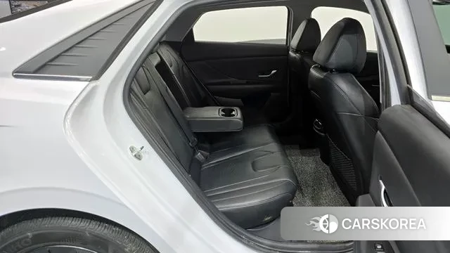 Hyundai Avante (CN7) 2022 Белый из Кореи, фото 3