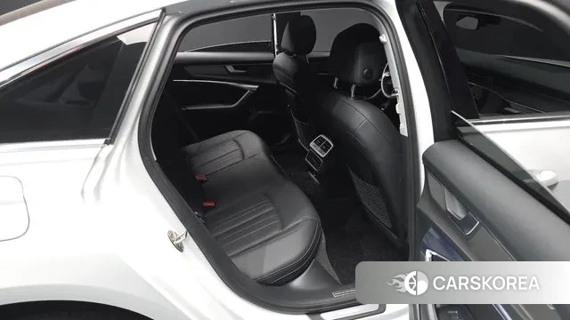 Audi A6 (C8) 2021 Белый из Кореи, фото 3