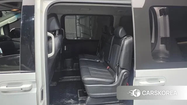 Hyundai Staria 2022 Белый из Кореи, фото 3