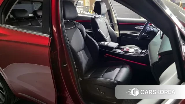 Genesis GV70 2024 Красный из Кореи, фото 3