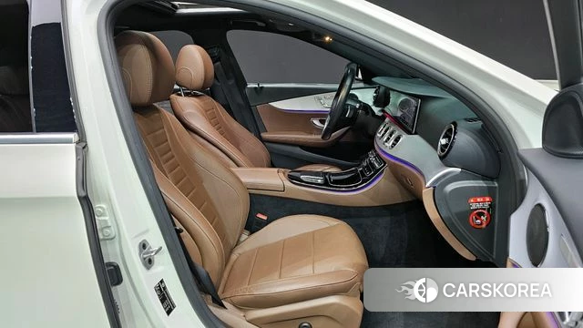 Mercedes-Benz E-Class W213 2021 Белый из Кореи, фото 3