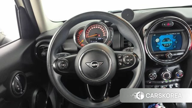 Mini Cooper 2019 Жемчужный цвет из Кореи, фото 3