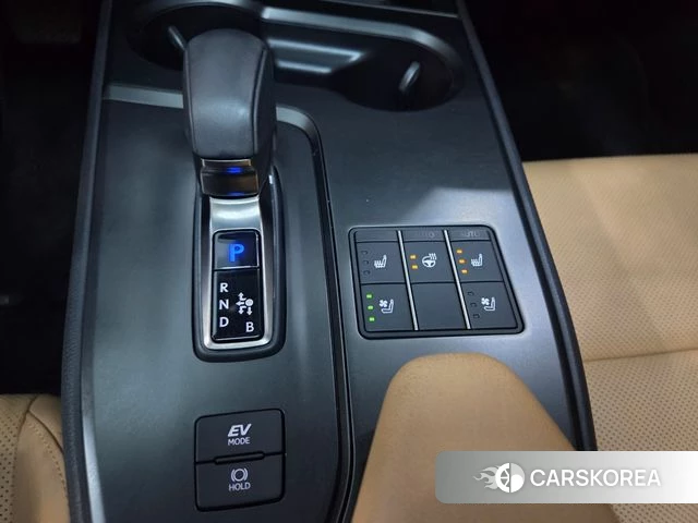 Lexus UX300h 2025 Белый из Кореи, фото 3