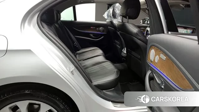 Mercedes-Benz E-Class W213 2018 Серебряный из Кореи, фото 3