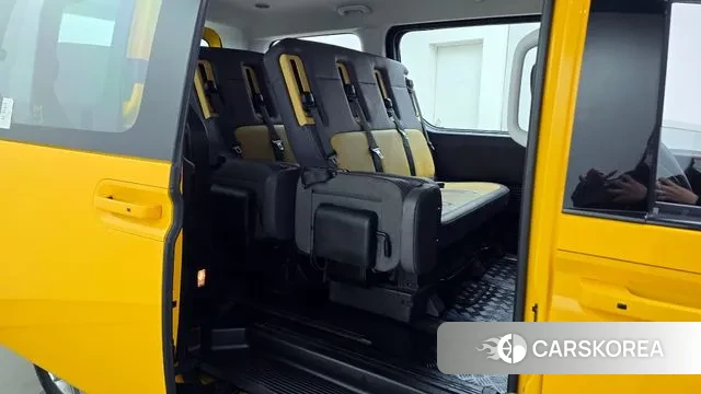 Hyundai Staria 2021 Желтый из Кореи, фото 3