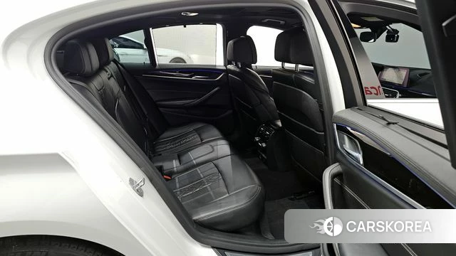 BMW 5 Series (G30) 2019 Белый из Кореи, фото 3