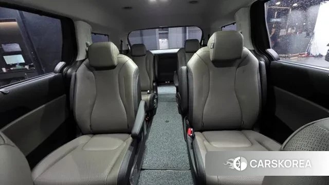 Kia The New Carnival 4th Generation 2025 Серый из Кореи, фото 3