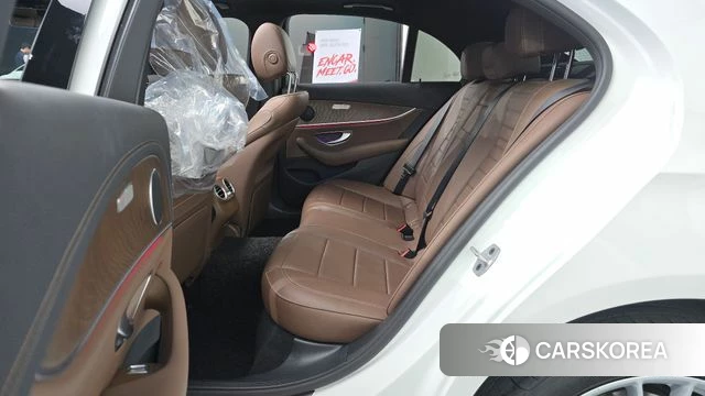 Mercedes-Benz E-Class W213 2023 Белый из Кореи, фото 3