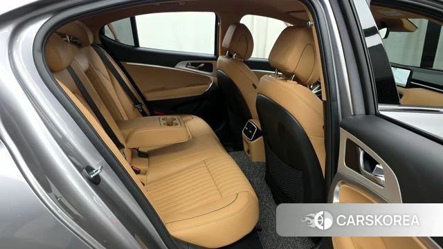 Genesis The New G70 2025 Серебристо-серый из Кореи, фото 3