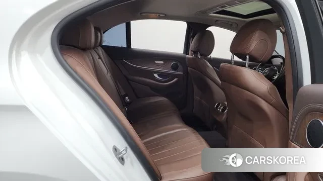 Mercedes-Benz E-Class W213 2020 Белый из Кореи, фото 3