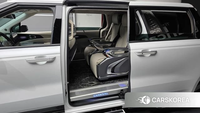 Kia Carnival 4th generation 2023 Белый из Кореи, фото 3