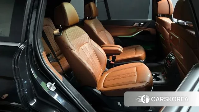 BMW X7 (G07) 2024 Черный из Кореи, фото 3