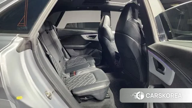 Audi Q8 (4M) 2021 Серебряный из Кореи, фото 3