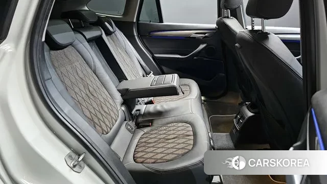 BMW X1 (F48) 2021 Белый из Кореи, фото 3