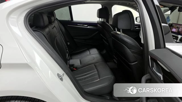BMW 5 Series (G30) 2021 Белый из Кореи, фото 3