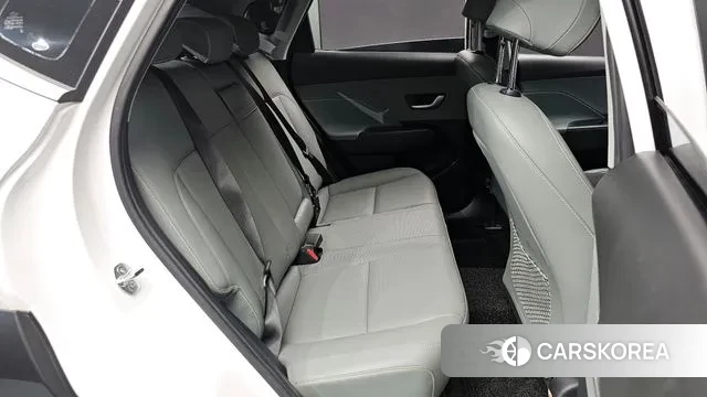 Hyundai Kona (SX2) 2024 Белый из Кореи, фото 3