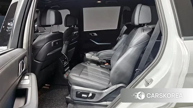 BMW X7 (G07) 2023 Белый из Кореи, фото 3