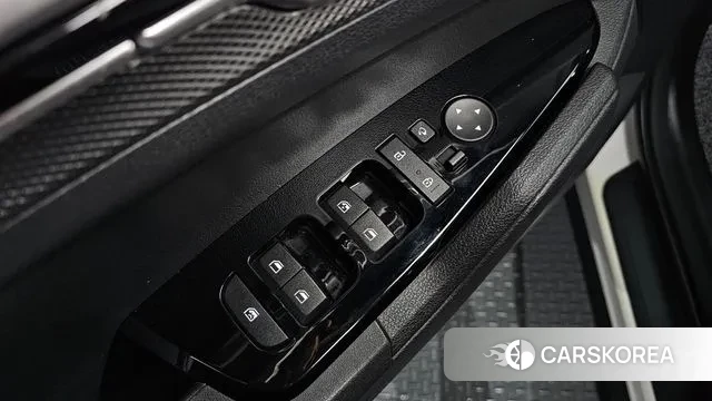 Kia Sportage 5th Generation Hybrid 2024 Белый из Кореи, фото 3