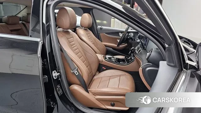 Mercedes-Benz E-Class W213 2018 Черный из Кореи, фото 3