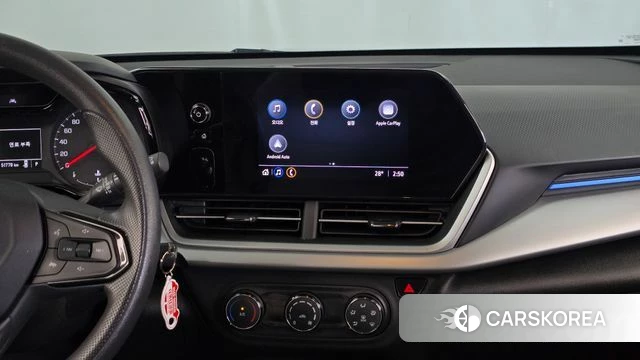 Chevrolet (GM Daewoo) Trax Crossover 2024 Серебристо-серый из Кореи, фото 3