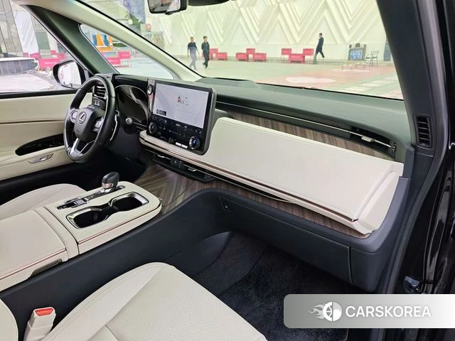 Lexus LM 2024 Черный из Китая, фото 3