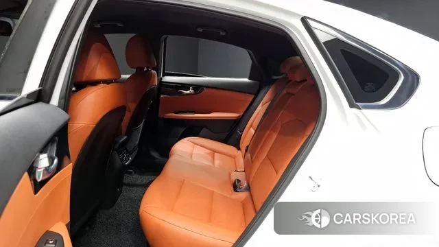 Kia The New K3 2nd generation 2023 Белый из Кореи, фото 3