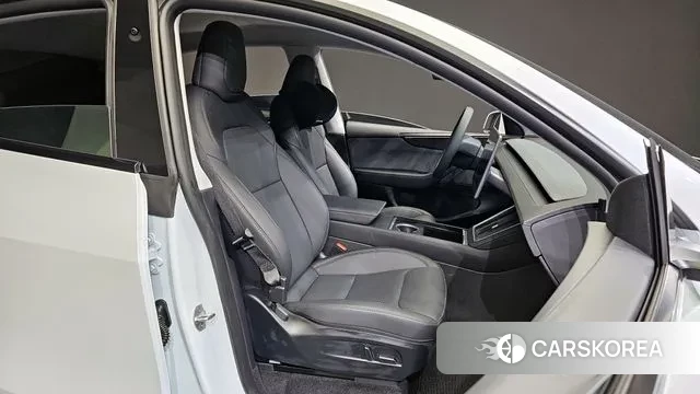 Tesla Model Y 2025 Белый из Кореи, фото 3