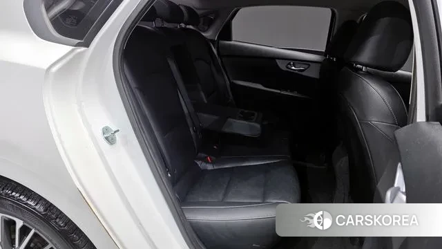 Kia The New K3 2nd generation 2022 Белый из Кореи, фото 3