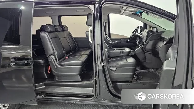 Hyundai Staria 2021 Черный из Кореи, фото 3