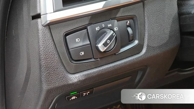 BMW 3 Series (F30) 2018 Белый из Кореи, фото 3