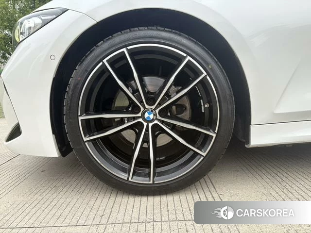 BMW 3 series 2023 Белый из Китая, фото 3